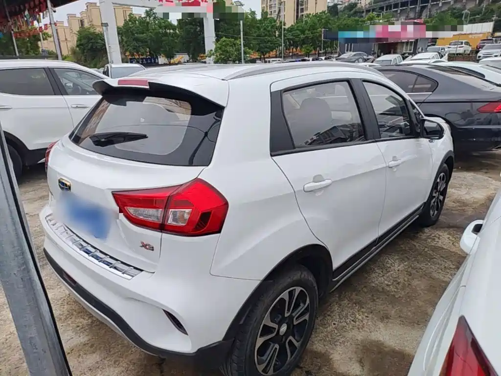 Geely Vision X3 — фото 5