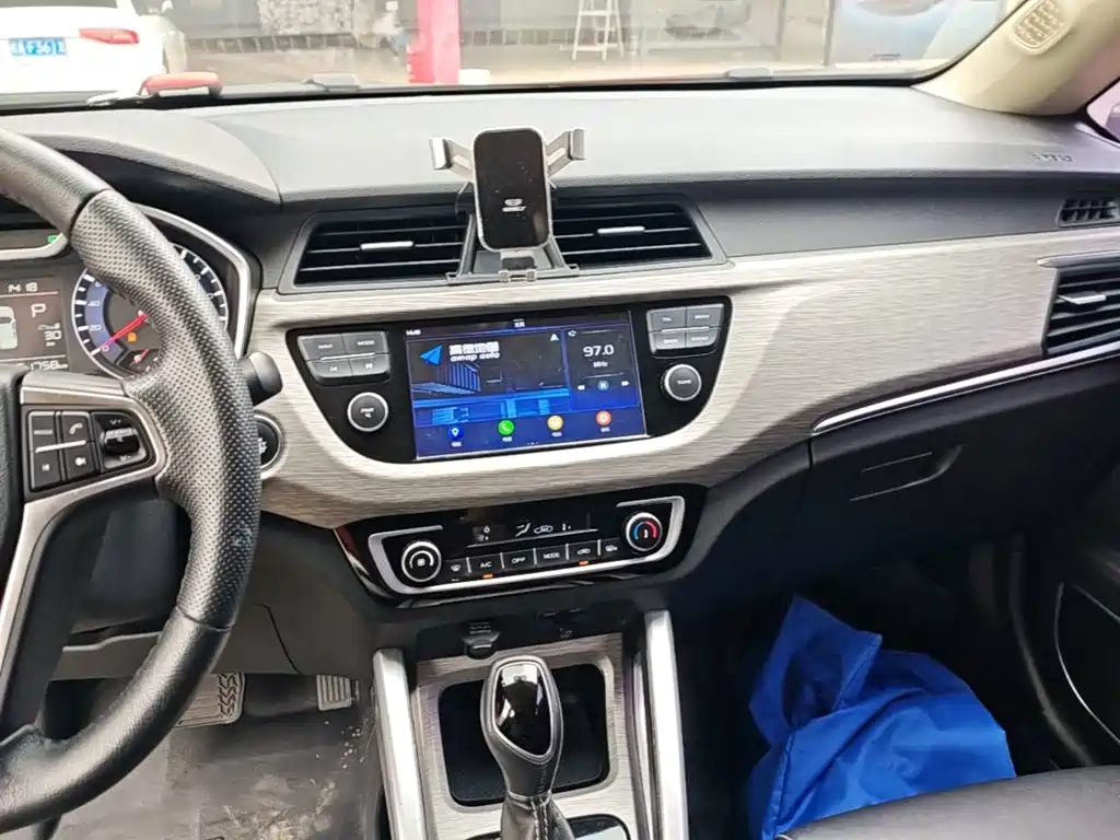 Geely Vision X3 — фото 13