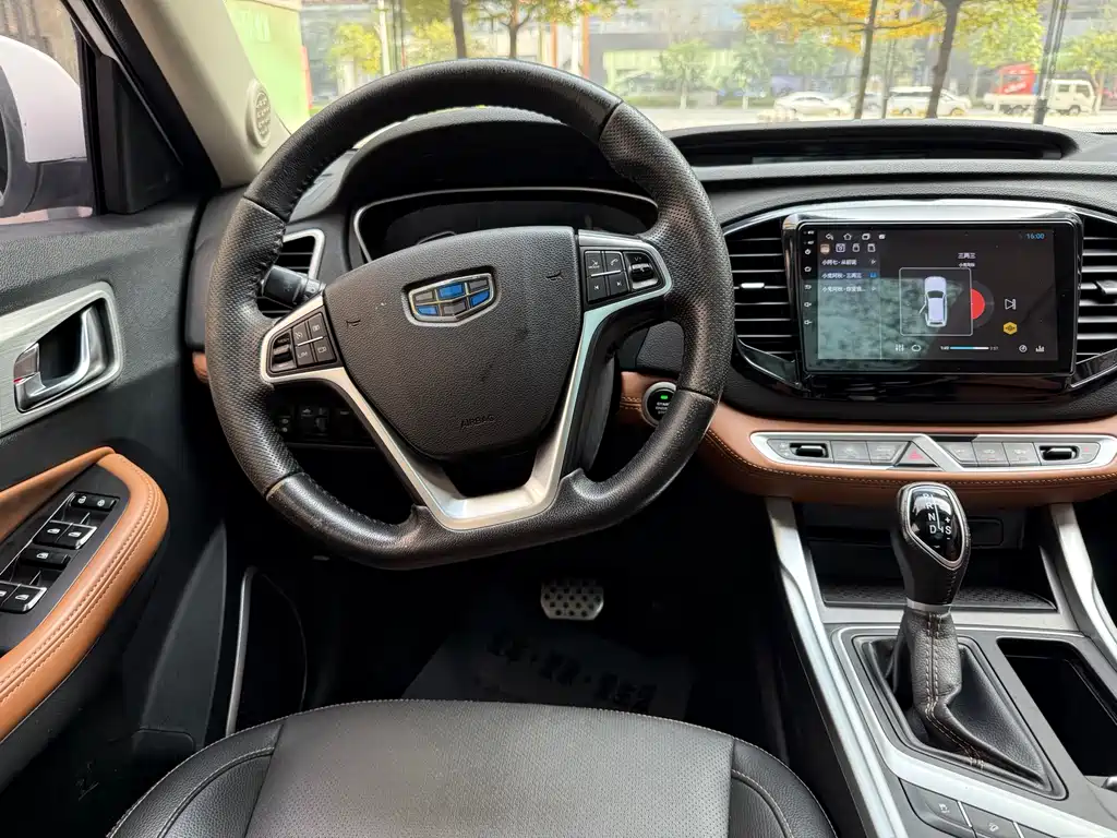 Geely Vision X6 — фото 11