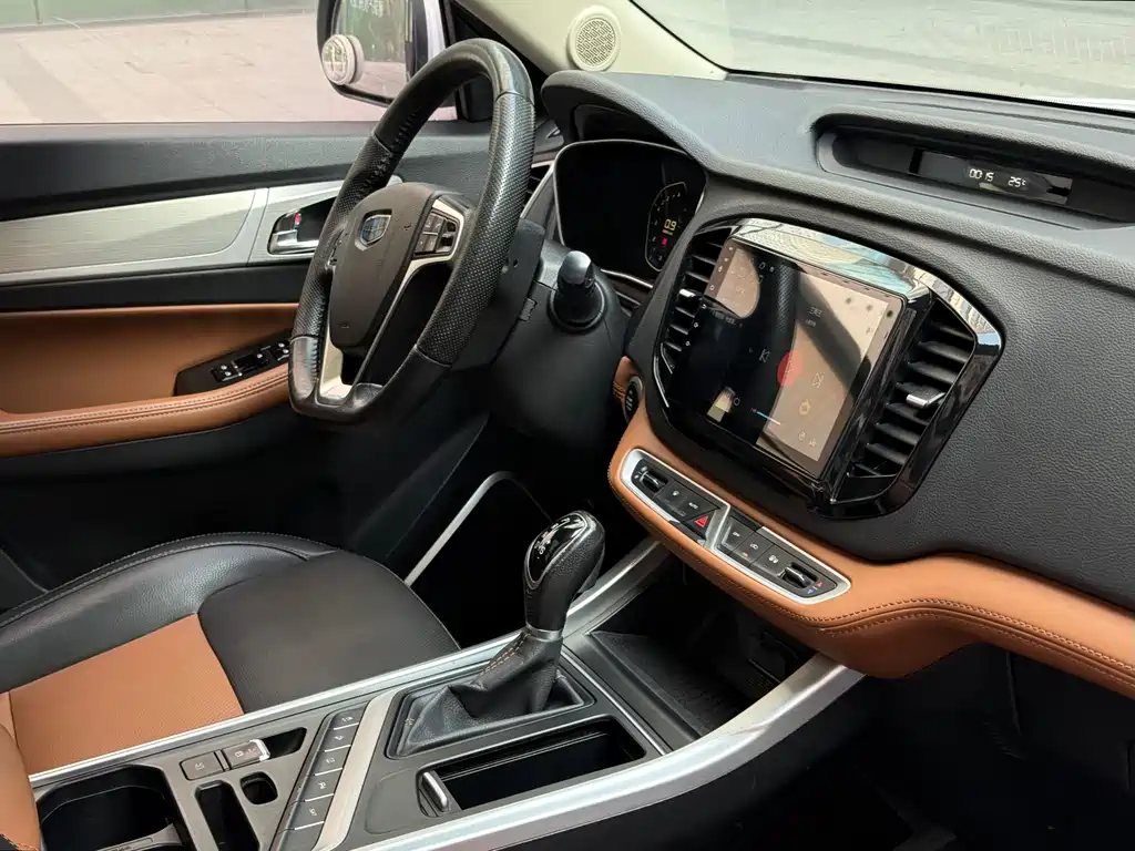 Geely Vision X6 — фото 14