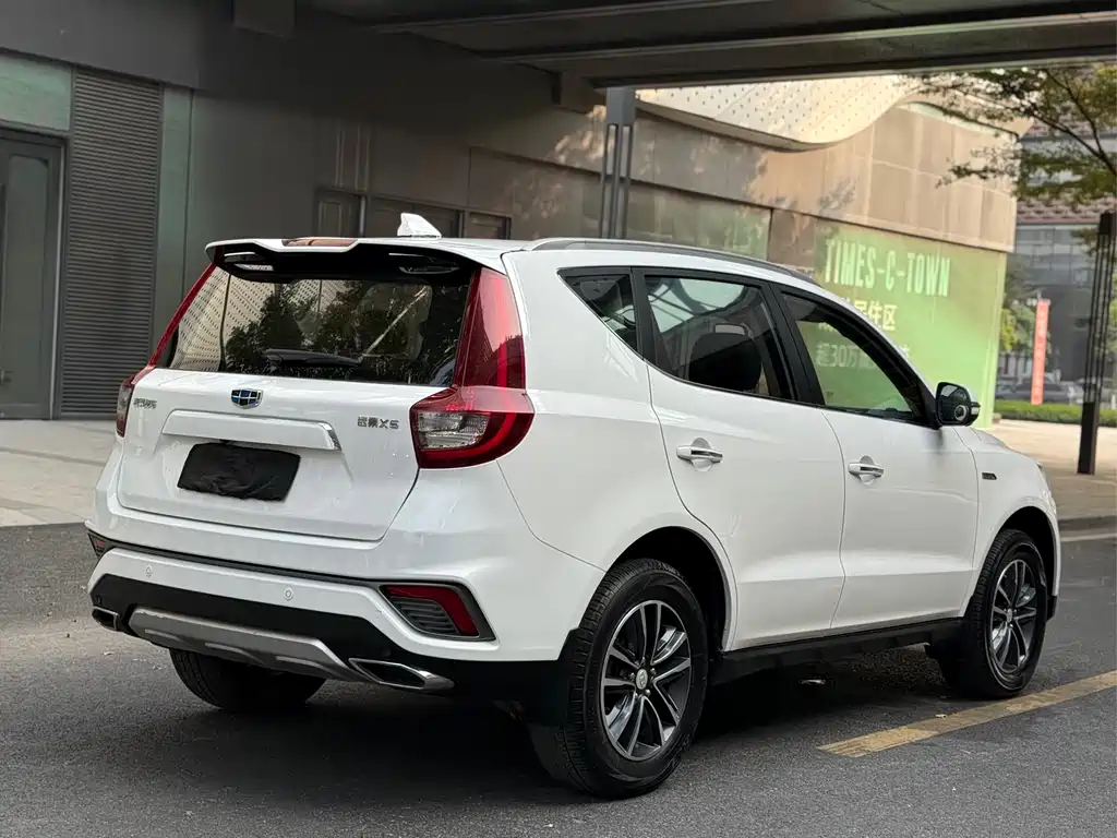 Geely Vision X6 — фото 4