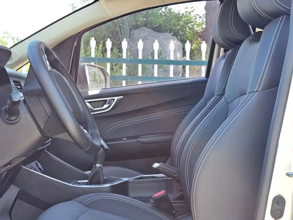 Geely Vision X3 — фото 10