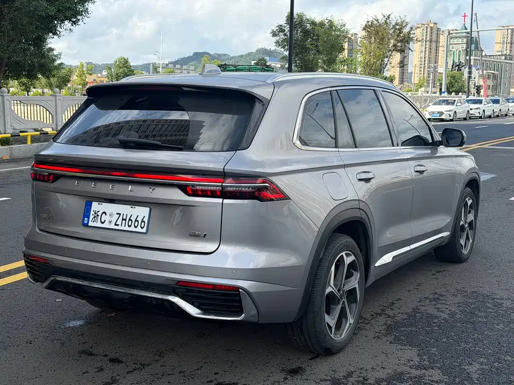Geely Xingyue L — фото 17