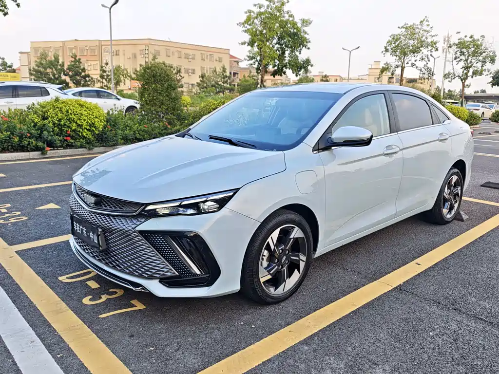Geely L HiP