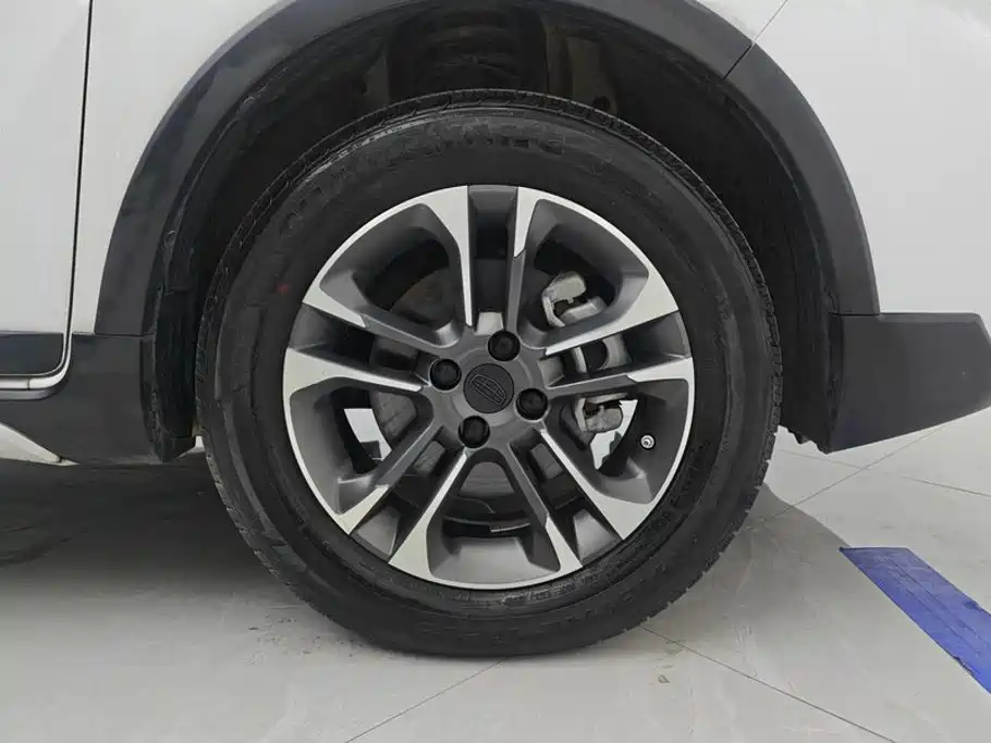 Geely Vision X3 — фото 6