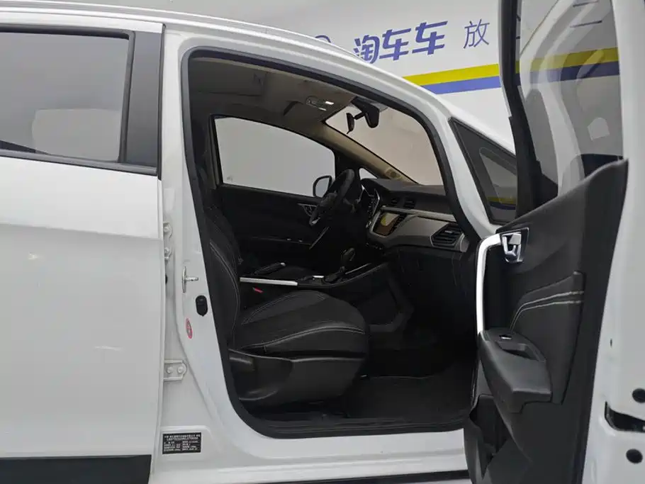 Geely Vision X3 — фото 8