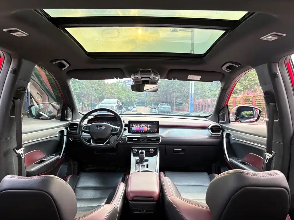Geely Binyue — фото 13