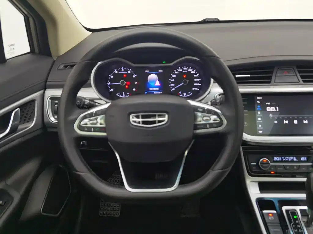 Geely Emgrand GS — фото 11