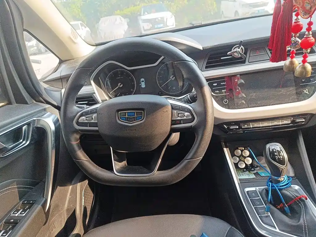 Geely Vision X3 — фото 3