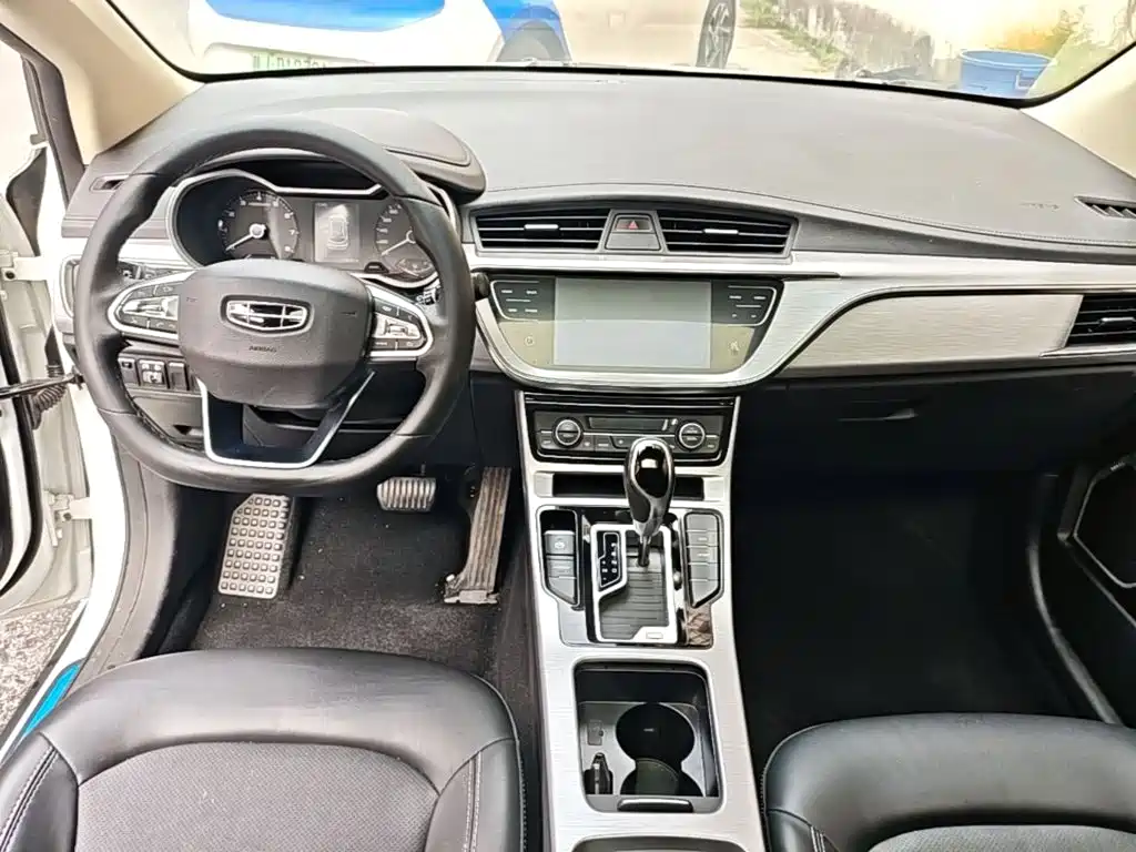 Geely Emgrand GS — фото 10