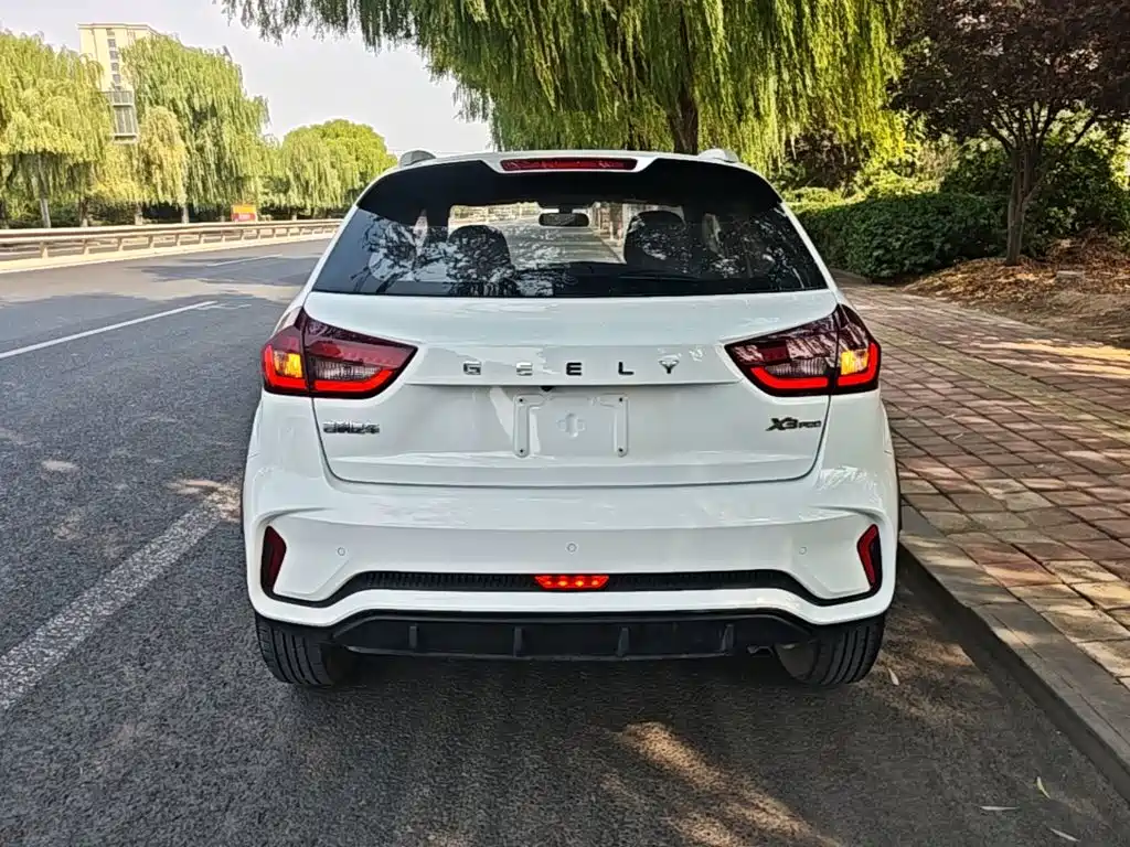 Geely Vision X3 — фото 6