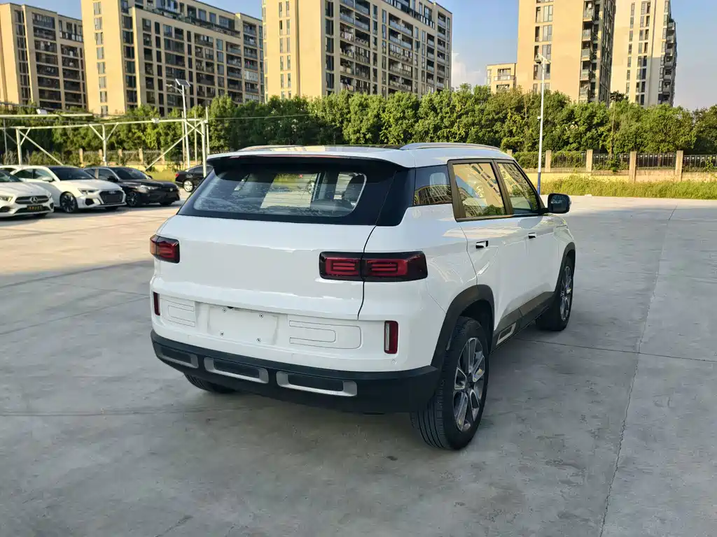 Geely Icon — фото 6