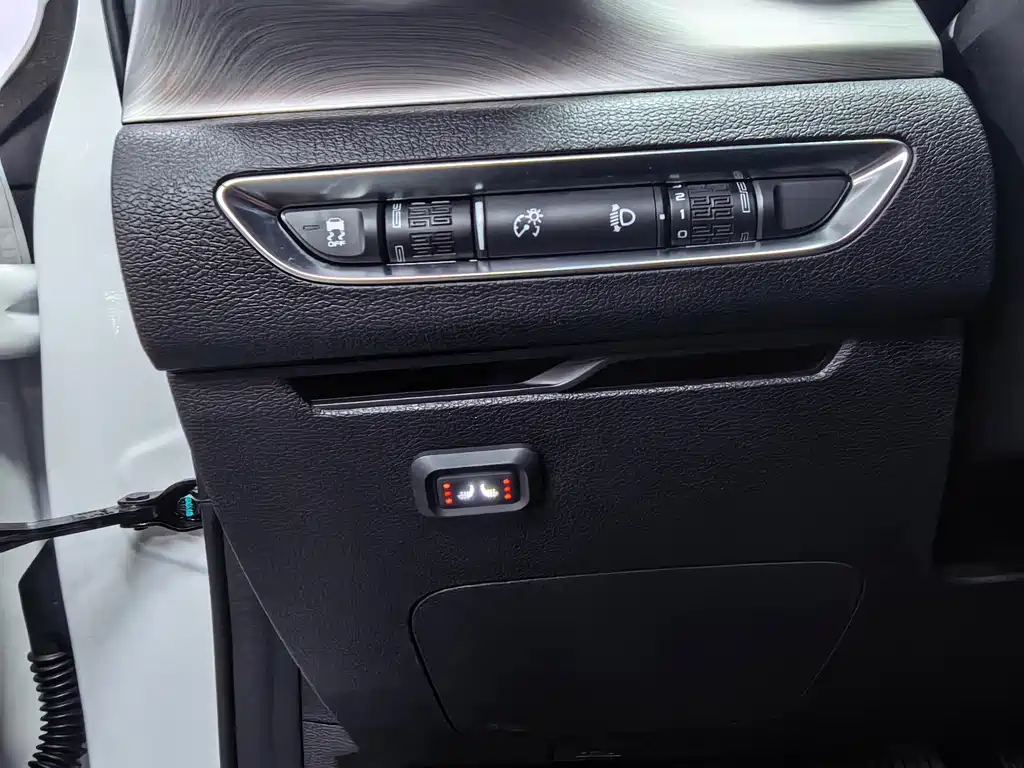 Geely Binyue — фото 11