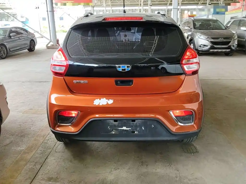 Geely Vision X1 — фото 4