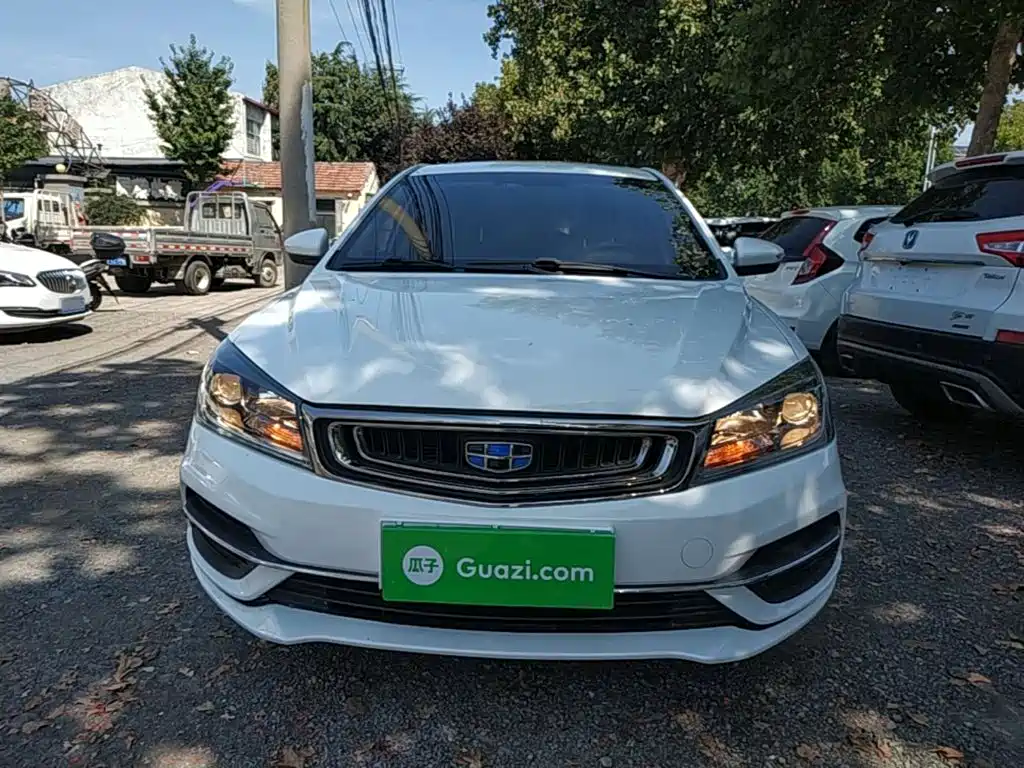 Geely Emgrand — фото 3