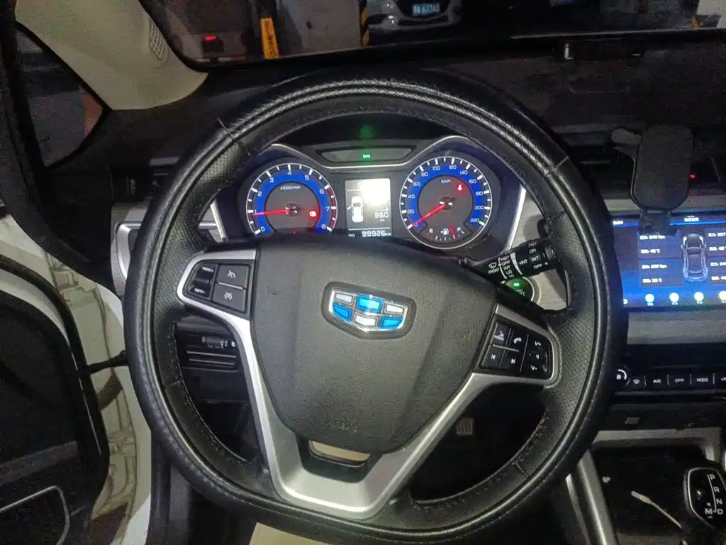 Geely Vision X3 — фото 3