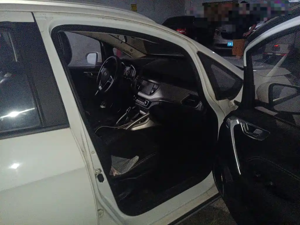 Geely Vision X3 — фото 21