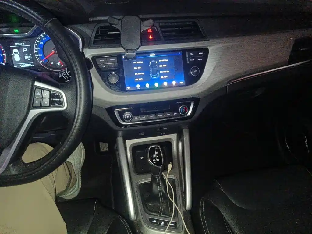 Geely Vision X3 — фото 6
