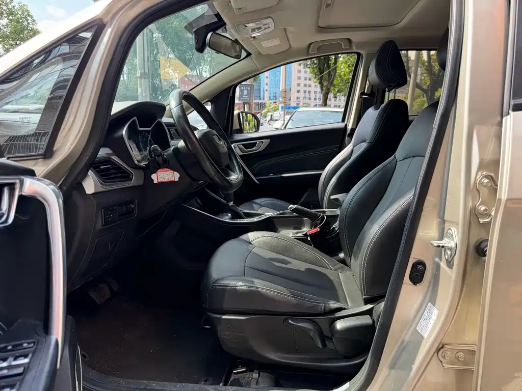 Geely Vision X3 — фото 4
