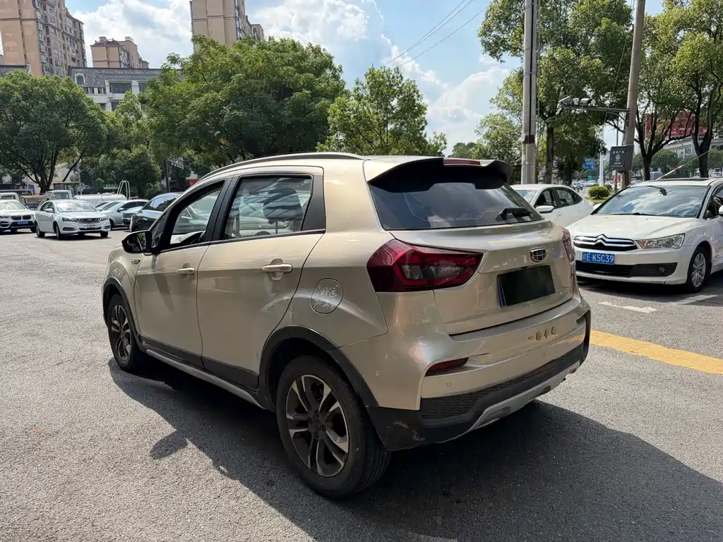 Geely Vision X3 — фото 7