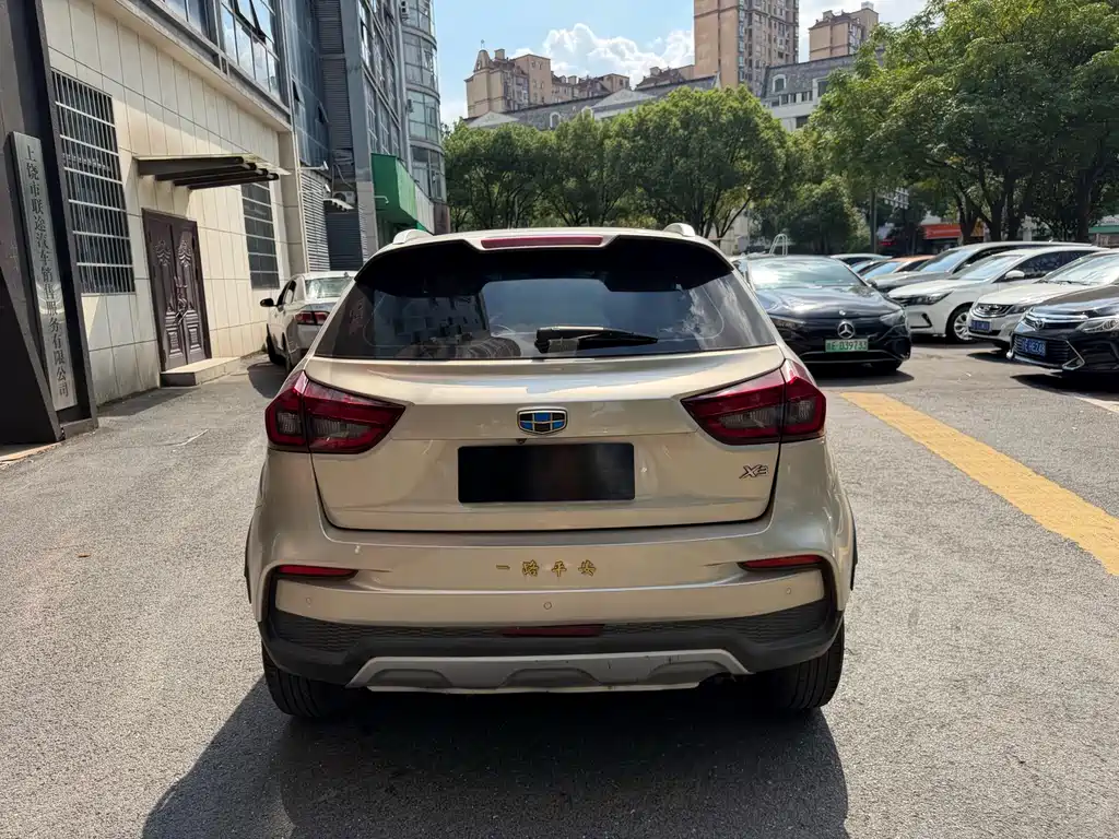 Geely Vision X3 — фото 9
