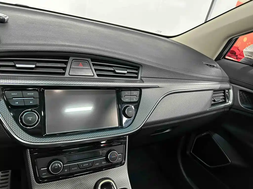 Geely Emgrand GS — фото 11