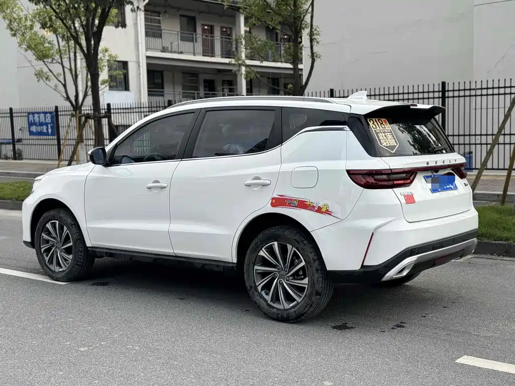 Geely Vision X6 — фото 10