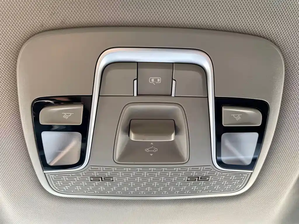 Geely Binyue — фото 22