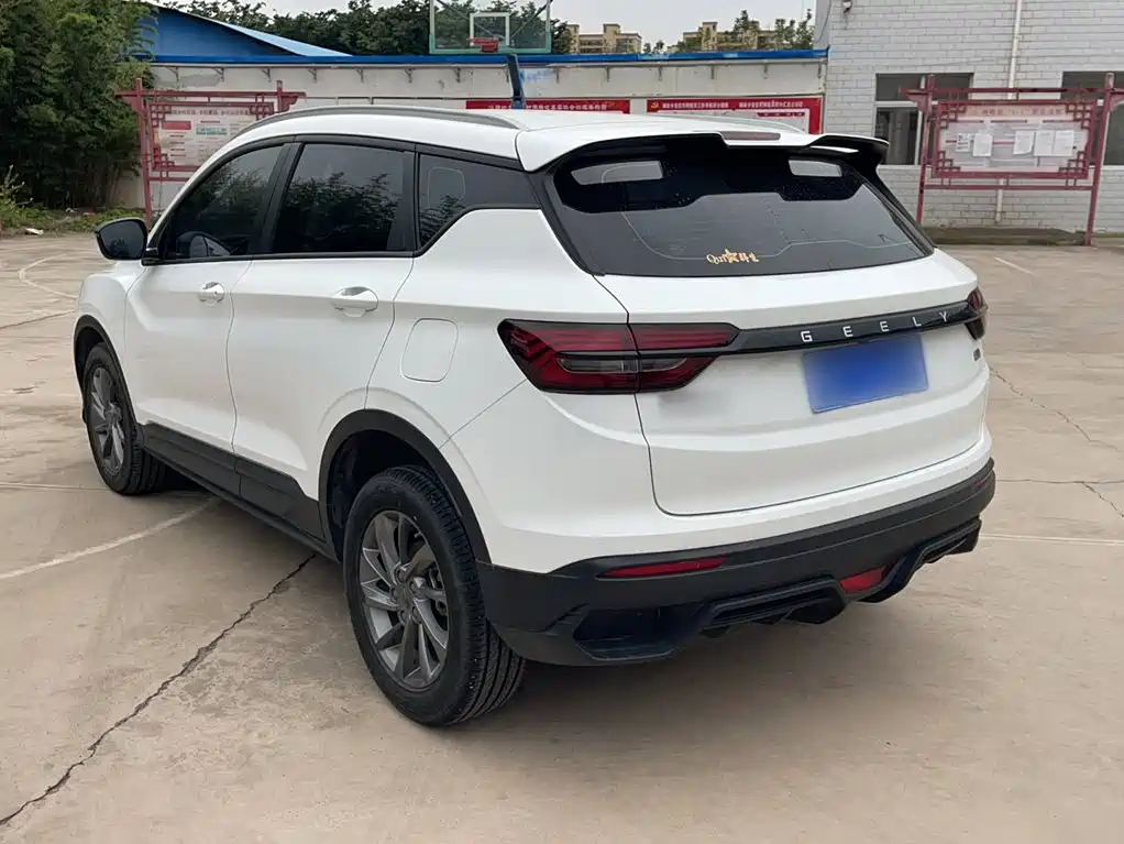 Geely Binyue — фото 10