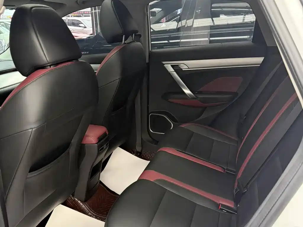 Geely Binyue — фото 15