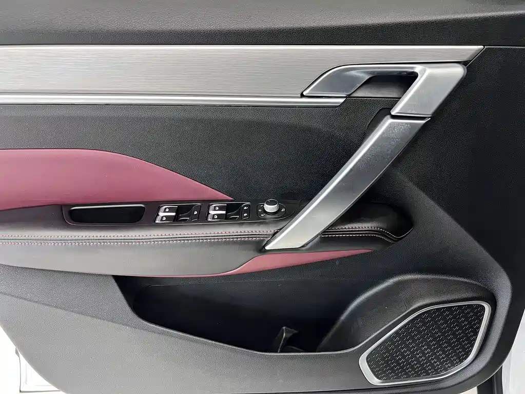 Geely Binyue — фото 8