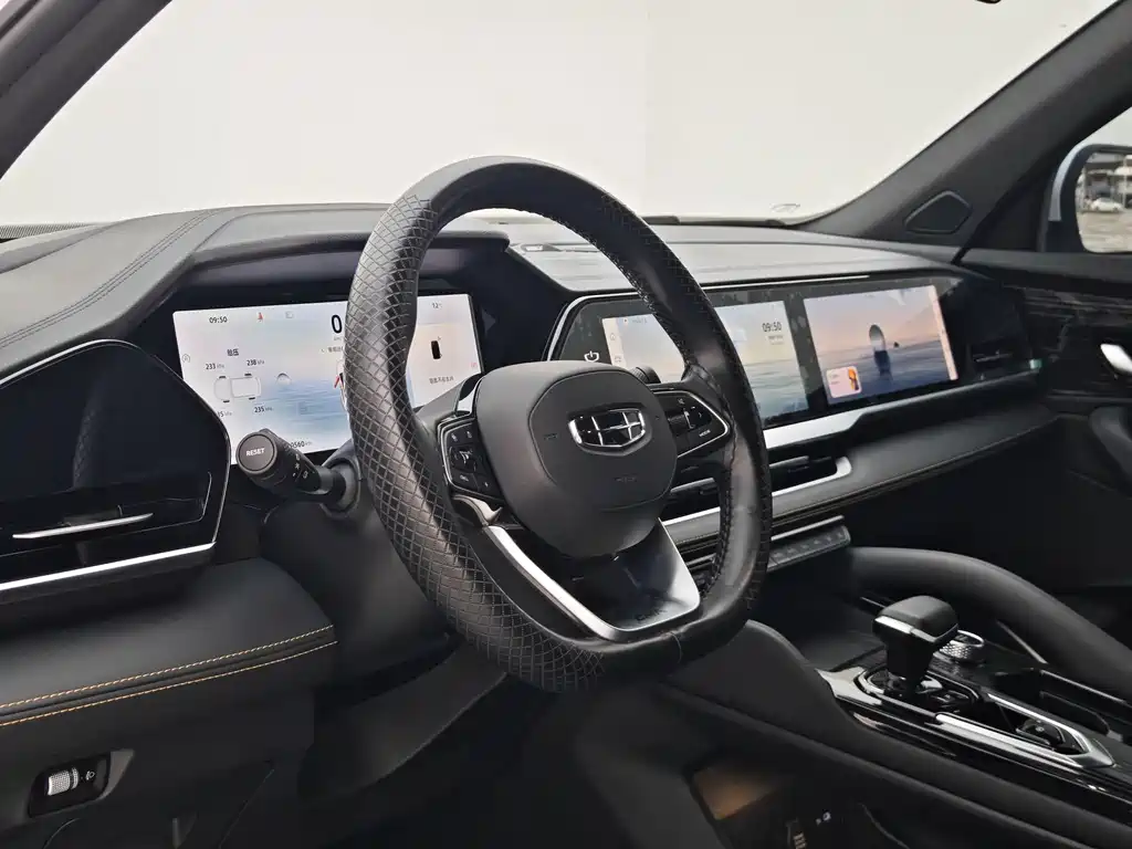 Geely Xingyue L — фото 15