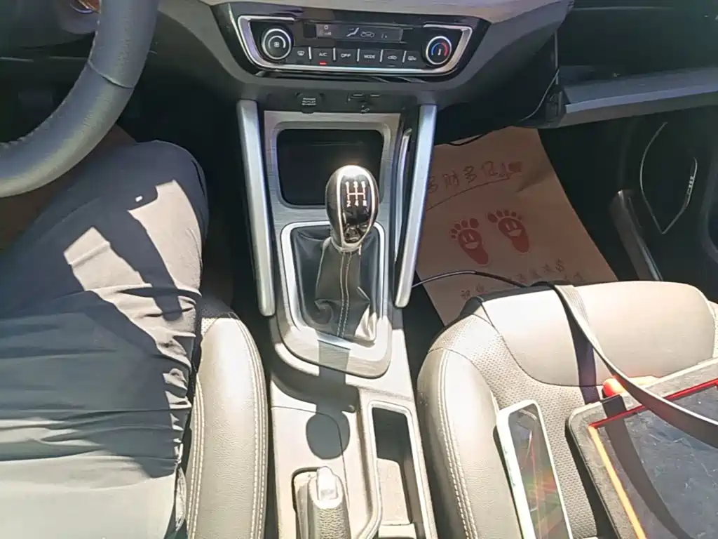 Geely Vision X3 — фото 14