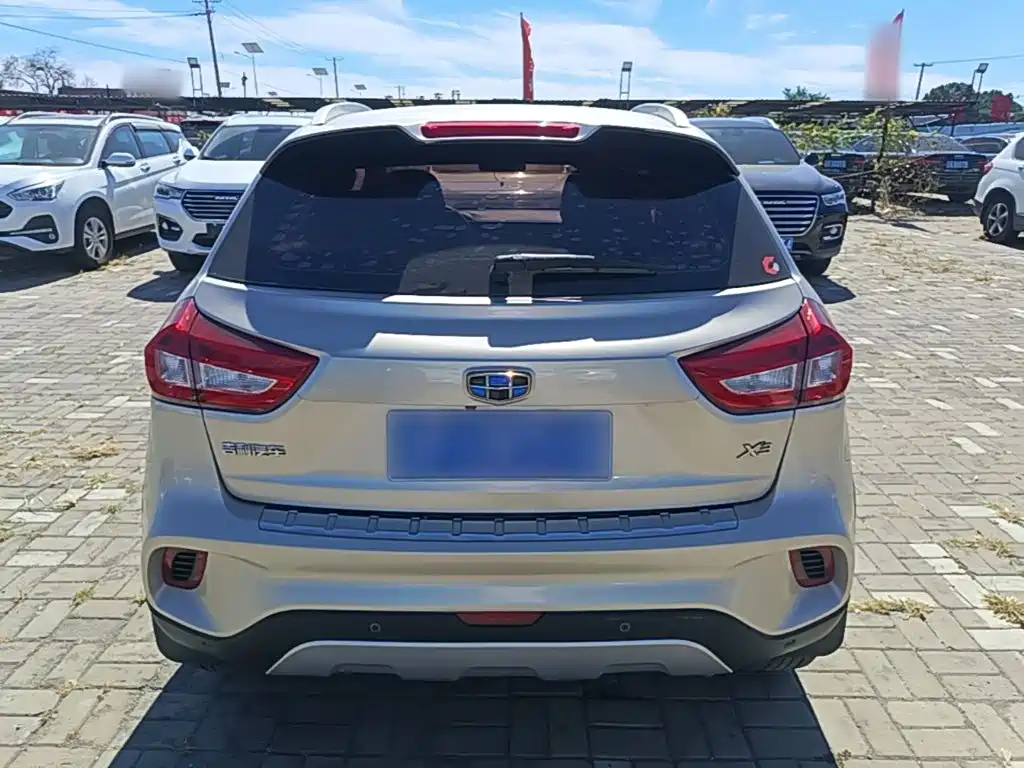 Geely Vision X3 — фото 6