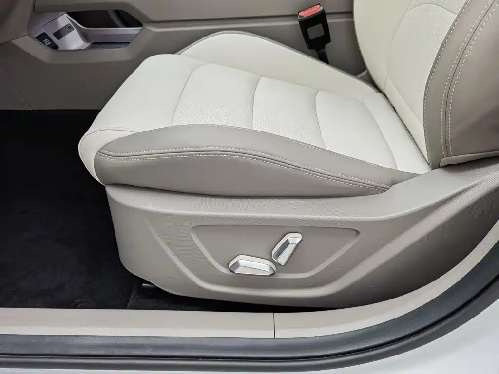 Geely Icon — фото 20