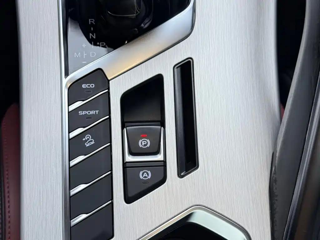 Geely Binyue — фото 11