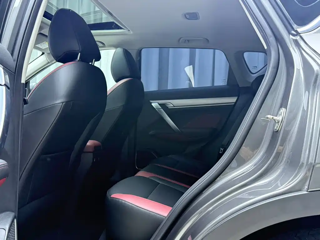 Geely Binyue — фото 18