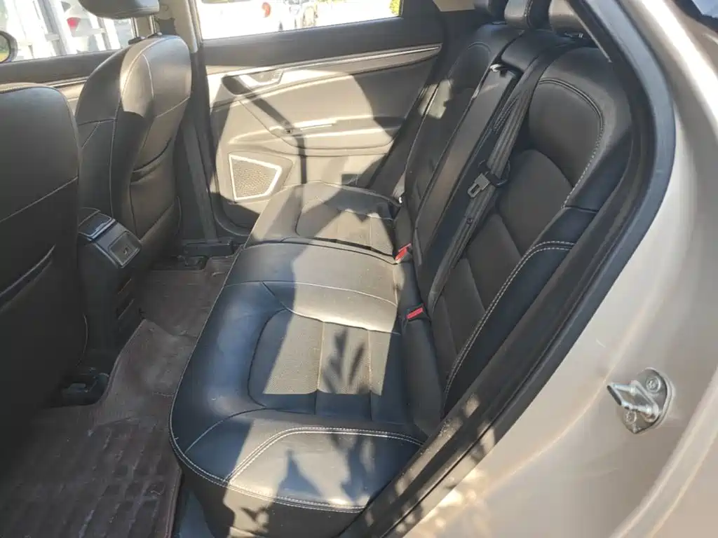 Geely Emgrand GS — фото 17
