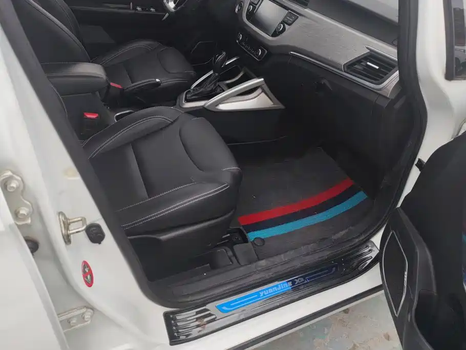 Geely Vision X3 — фото 8