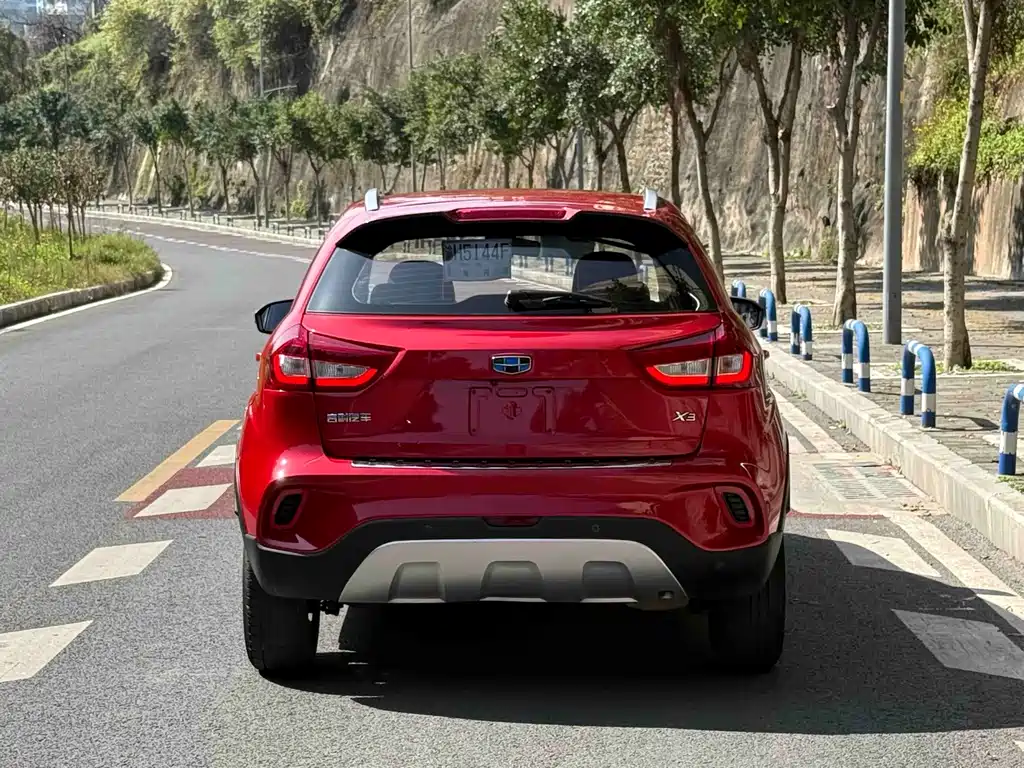 Geely Vision X3 — фото 9