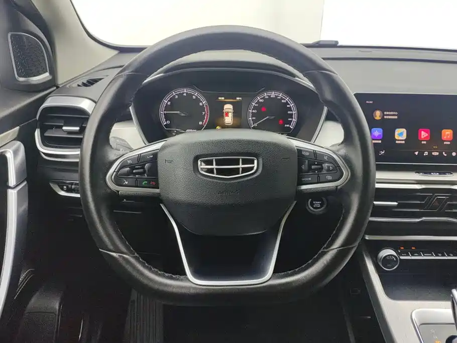 Geely Binyue — фото 15
