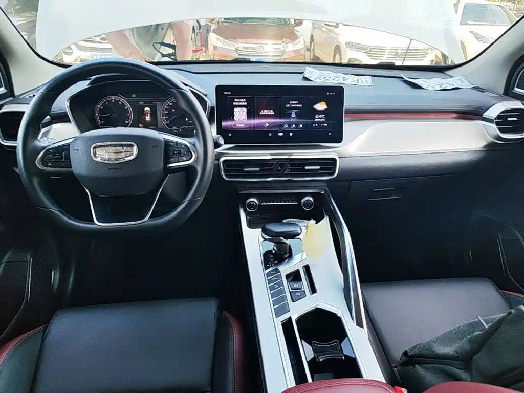 Geely Binyue — фото 10