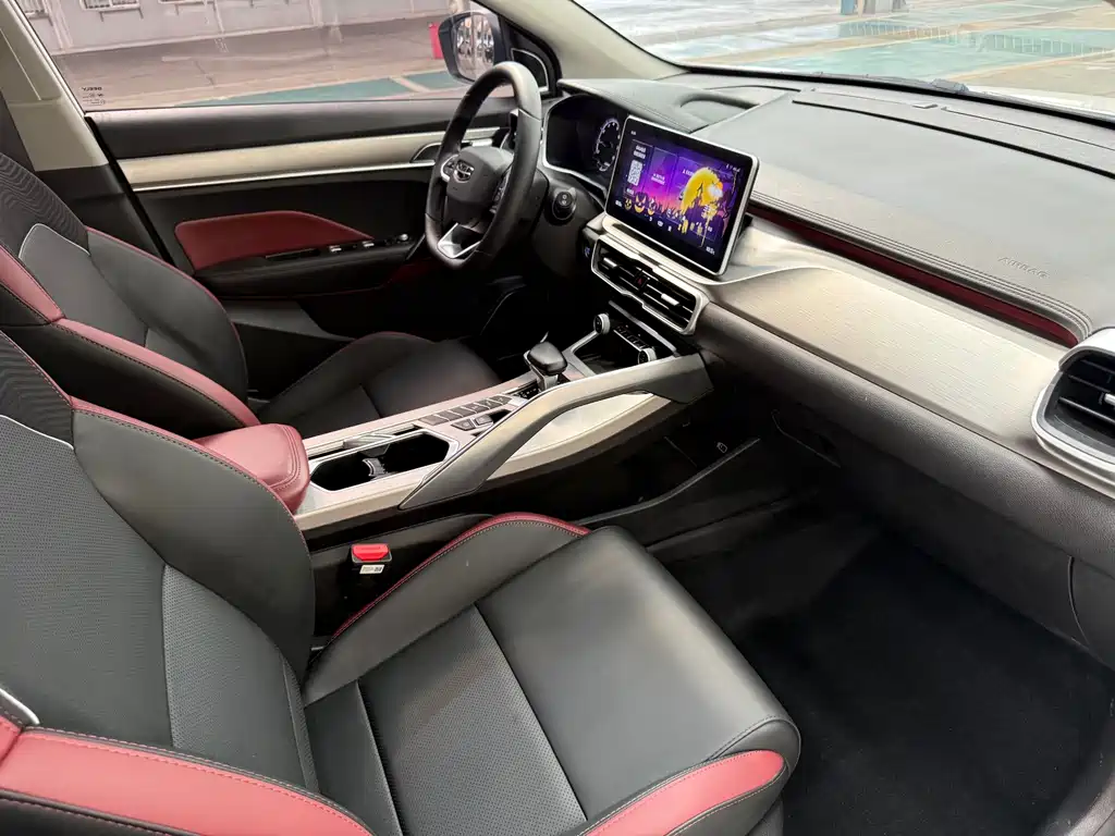 Geely Binyue — фото 10