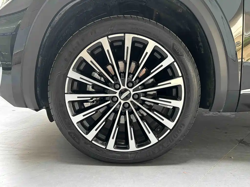 Geely Xingyue L — фото 3