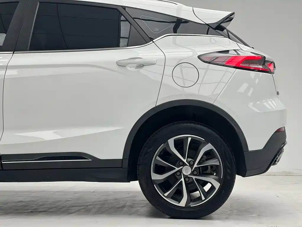 Geely Emgrand S — фото 15