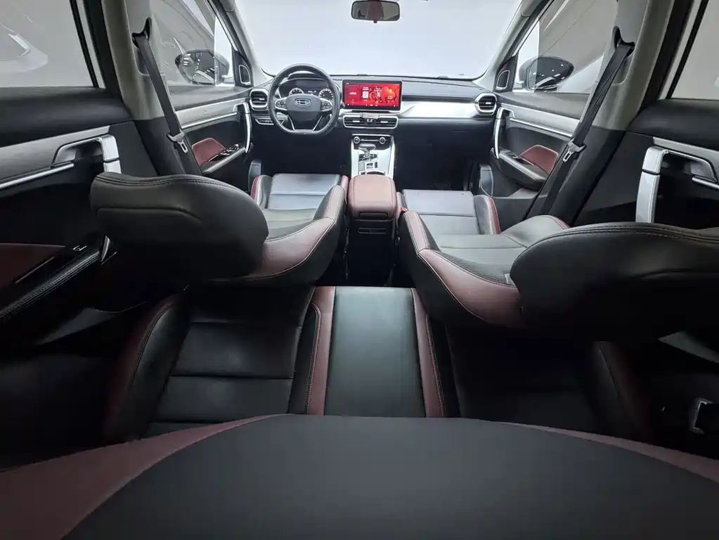 Geely Binyue — фото 10