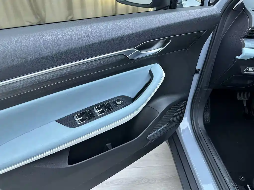 Geely Emgrand S — фото 14