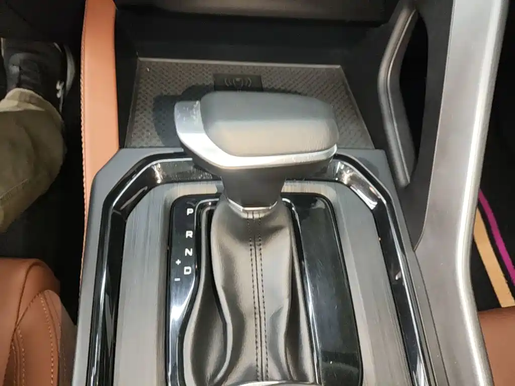 Geely Vision X6 — фото 14
