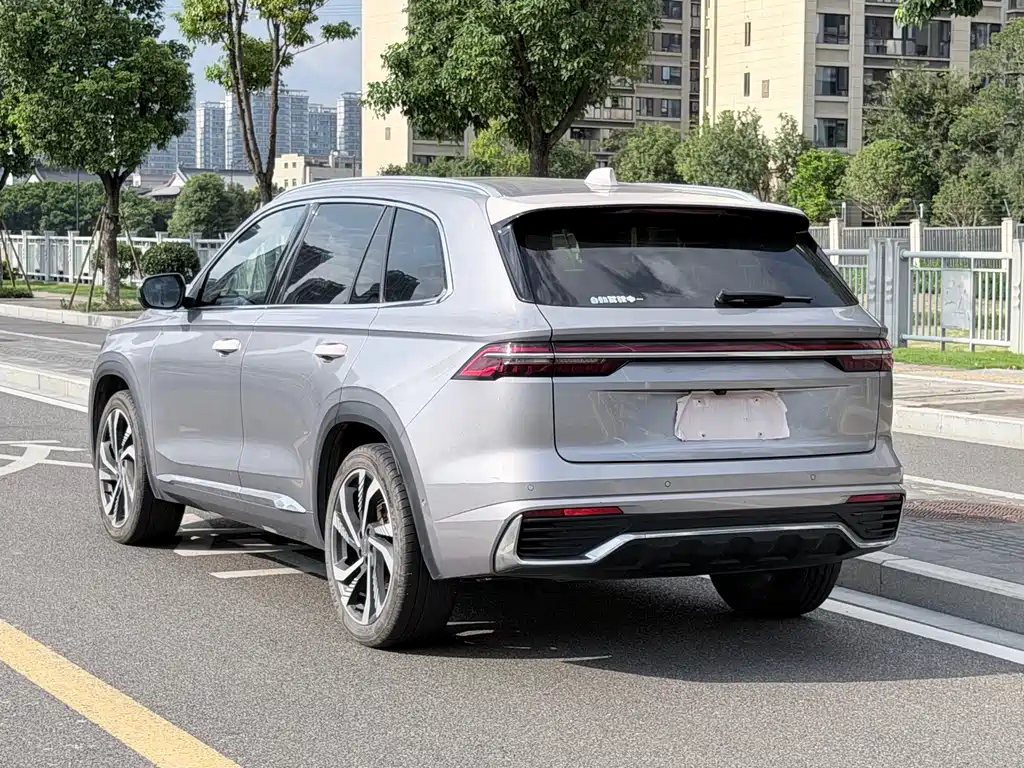 Geely Xingyue L — фото 14