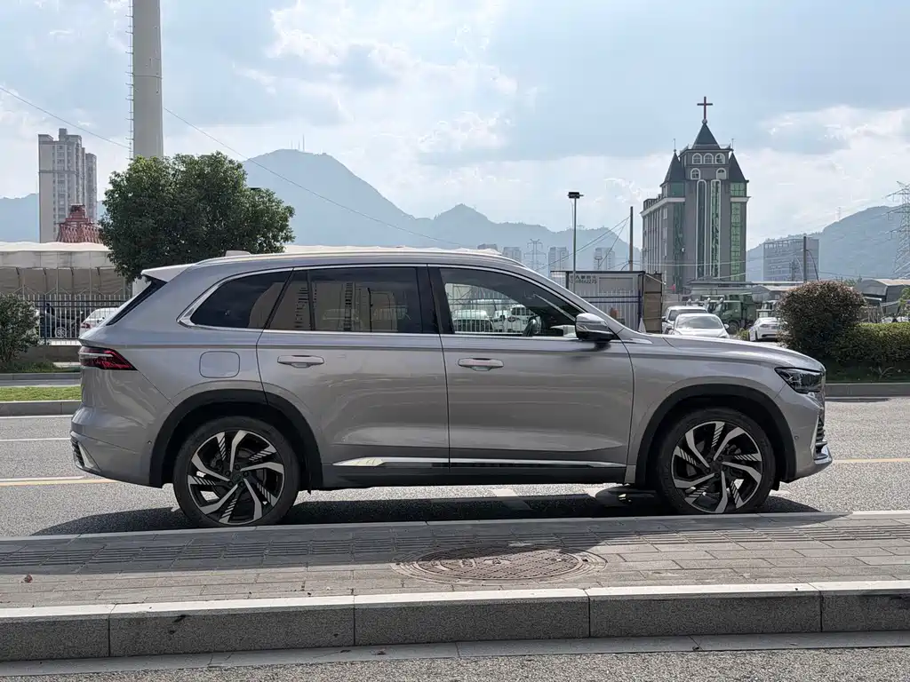 Geely Xingyue L — фото 17